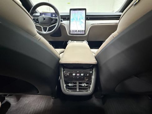 Used 2025 Volvo EX90 Ultra AWD/4WD image 40