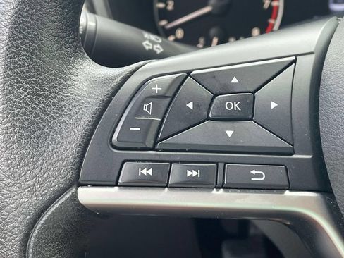 Used 2025 Nissan Altima 2.5 SV FWD image 28