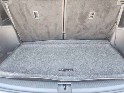 Used 2024 Volkswagen Atlas SE w/ Black Wheel Package image 33