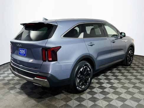 Used 2024 Kia Sorento S FWD image 7