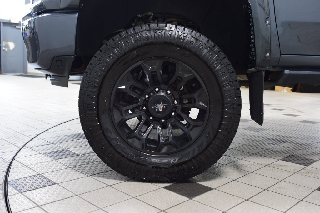 Used 2020 Chevrolet Silverado 2500 LTZ w/ LTZ Premium Package AWD/4WD image 28
