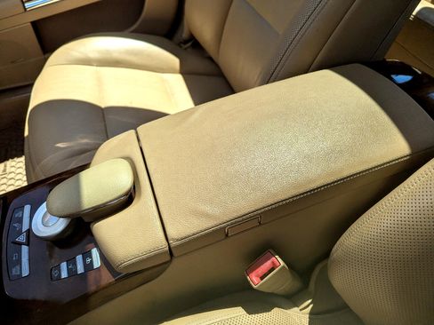 Used 2010 Mercedes-Benz S 550 4MATIC image 32