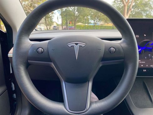 Used 2022 Tesla Model 3 image 16