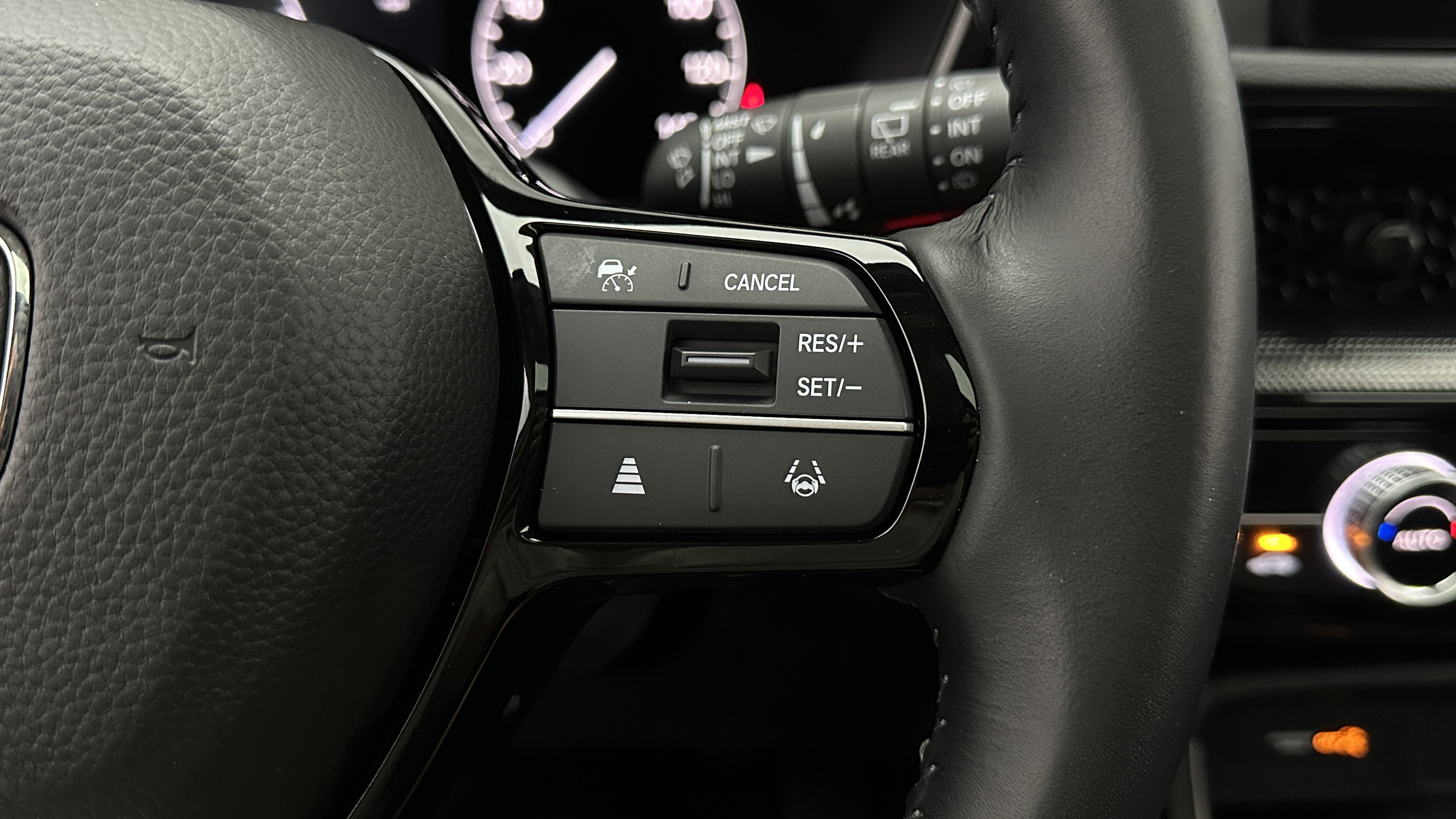 Used 2025 Honda CR-V EX-L image 24