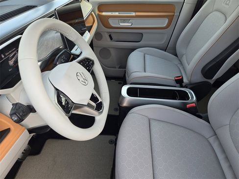 New 2025 Volkswagen ID. Buzz 1st Edition image 11