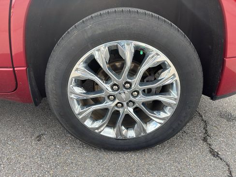 Used 2023 Chevrolet Traverse Premier image 15