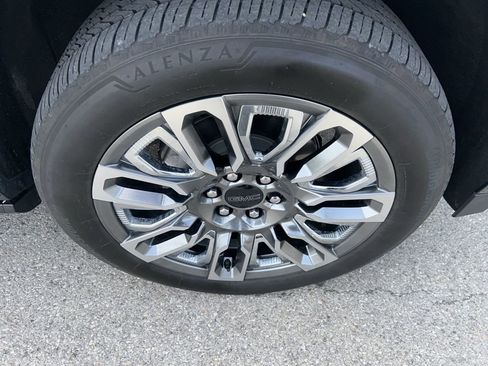 Used 2023 GMC Yukon Denali Ultimate image 11