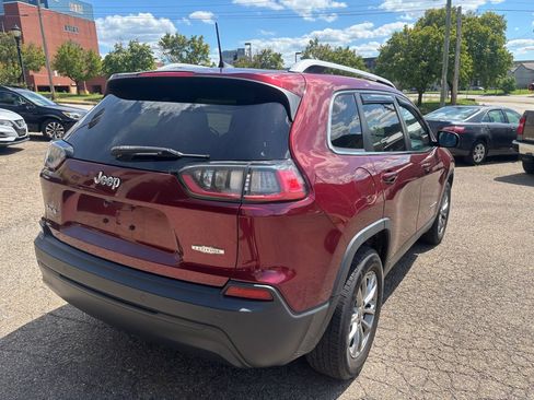 Used 2019 Jeep Cherokee Latitude Plus w/ Cold Weather Group AWD/4WD image 5