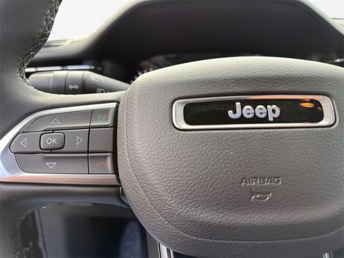 New 2025 Jeep Compass Limited image 25