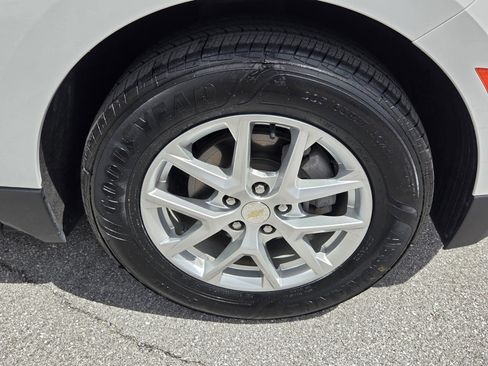 Used 2023 Chevrolet Equinox LT image 12