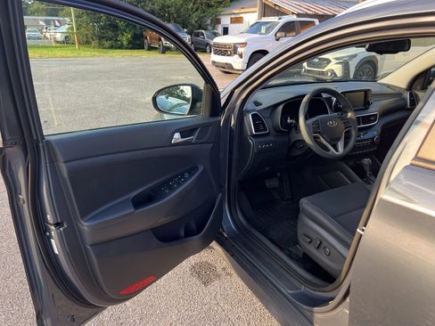Used 2021 Hyundai Tucson Value FWD image 16