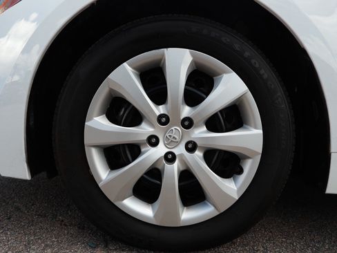 Used 2025 Toyota Corolla LE w/ Convenience Package FWD image 9