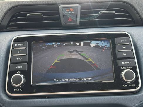 Used 2025 Nissan Versa SV FWD image 22