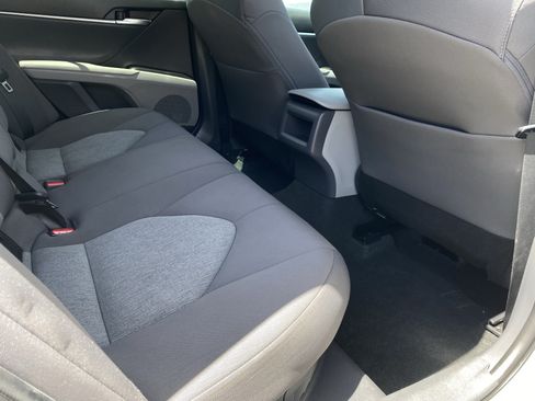 Used 2022 Toyota Camry LE FWD image 14