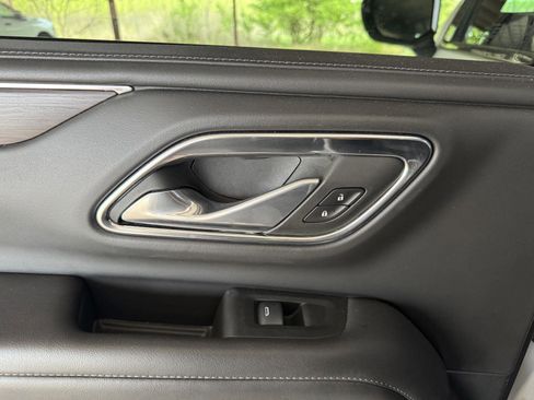 Used 2024 Chevrolet Suburban LT image 28