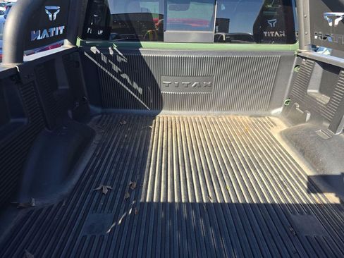 Used 2024 Nissan Titan SV w/ SV Bronze Edition Package image 9