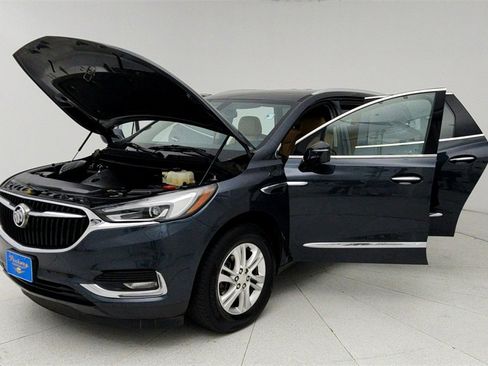 Used 2019 Buick Enclave Essence image 10