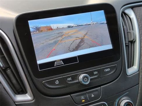 Used 2023 Chevrolet Malibu LT image 28