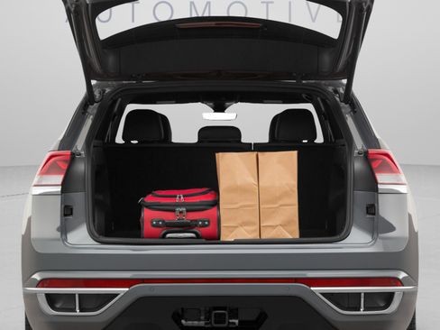 Used 2021 Volkswagen Atlas Cross Sport SE w/ Panoramic Sunroof Package FWD image 29