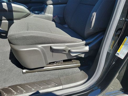 New 2025 GMC Canyon Elevation w/ Technology Package image 11