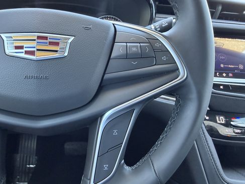 Certified 2025 Cadillac XT5 Luxury FWD image 28
