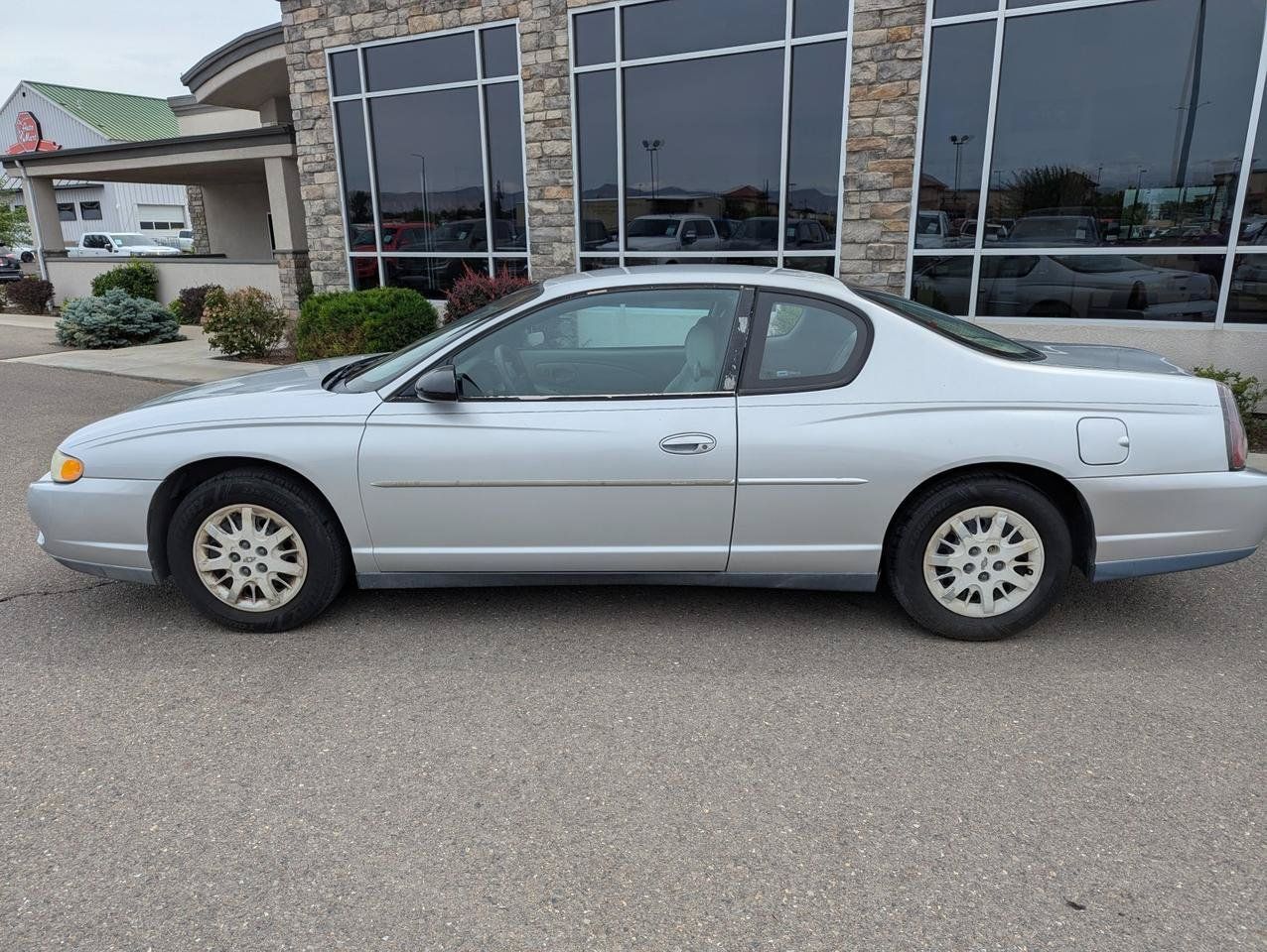 Used 2003 Chevrolet Monte Carlo LS FWD image 2