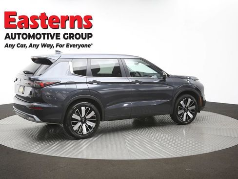 Used 2025 Mitsubishi Outlander SE FWD image 43