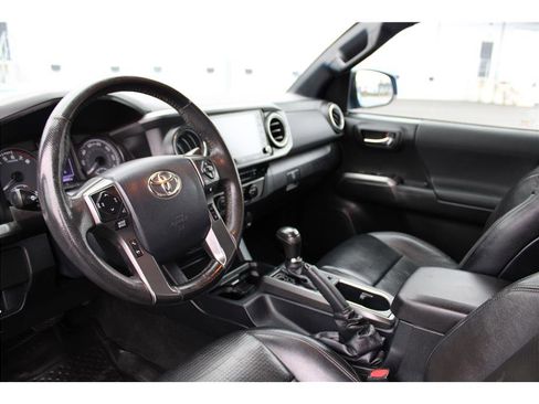 Used 2020 Toyota Tacoma TRD Sport w/ TRD Premium Sport Package image 9