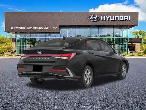 New 2026 Hyundai Elantra SE image 2