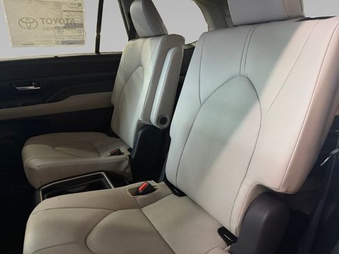 New 2026 Toyota Grand Highlander XLE image 13