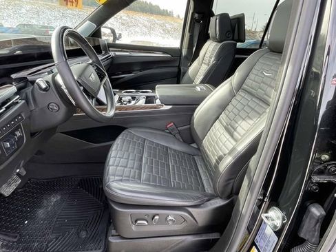 Used 2025 Cadillac Escalade Sport Platinum image 15