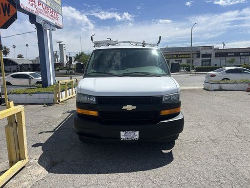 Used 2018 Chevrolet Express 2500 w/ Driver Convenience Package RWD image 5