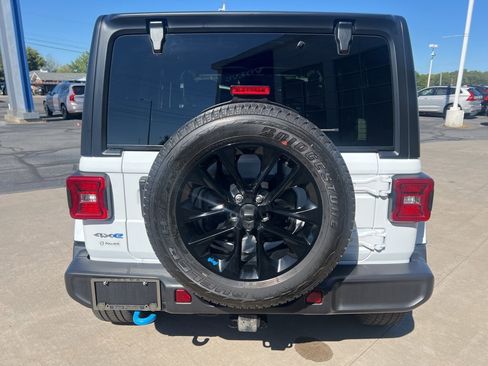 Used 2023 Jeep Wrangler Unlimited Sahara w/ Cold Weather Group image 4