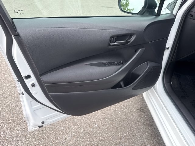 Used 2025 Toyota Corolla LE FWD image 9