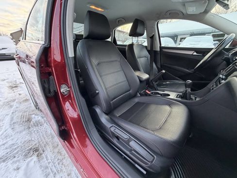 Used 2015 Volkswagen Passat TDI SE image 16