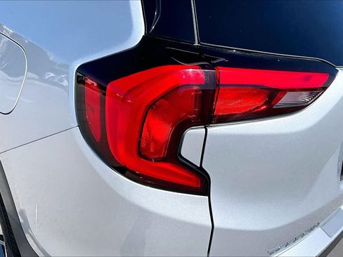 Used 2020 GMC Terrain SLT w/ Preferred Package AWD/4WD image 29