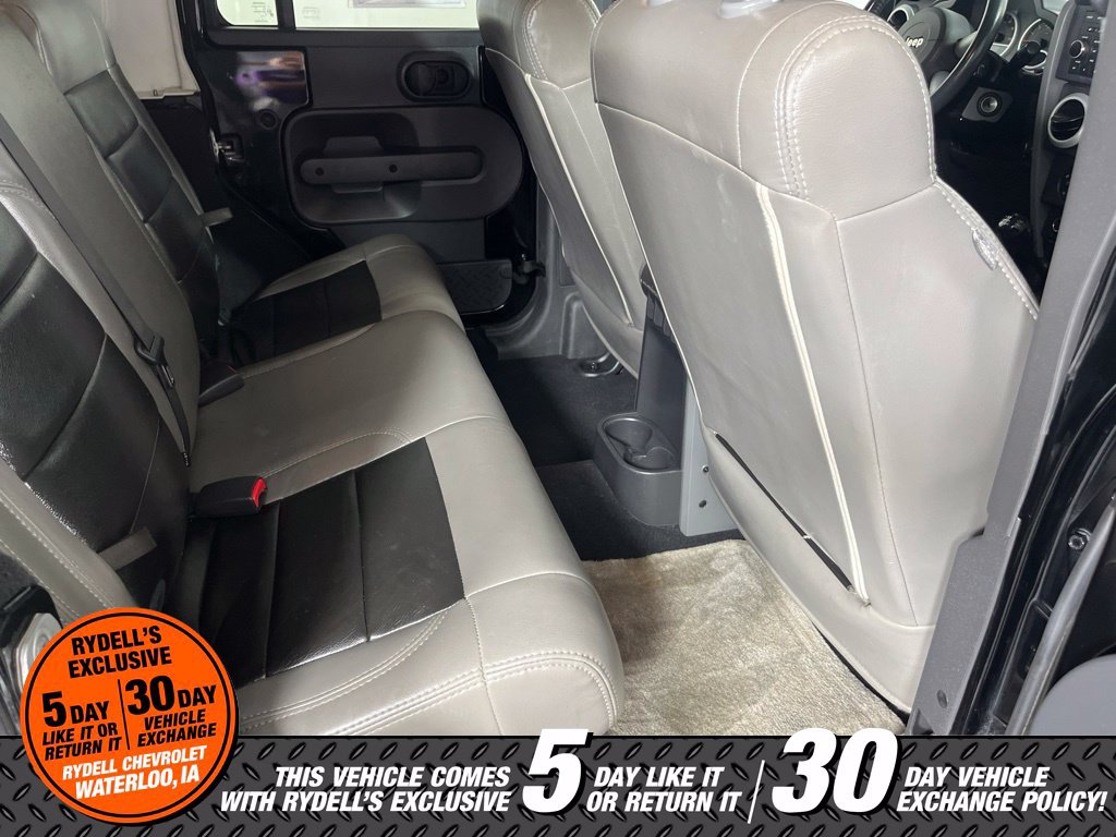 Used 2010 Jeep Wrangler Unlimited Sahara w/ Dual Top Group AWD/4WD image 16