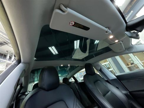 Used 2018 Tesla Model 3 Long Range image 28