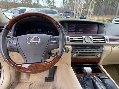 Used 2014 Lexus LS 460 AWD image 24