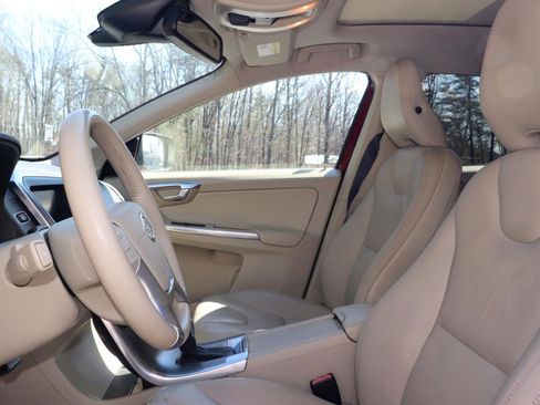 Used 2013 Volvo XC60 3.2 image 9