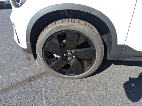 New 2026 Volvo XC40 B5 Ultra w/ Protection Package Premier image 25