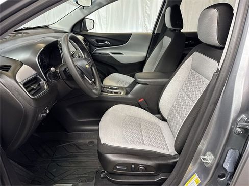 Used 2024 Chevrolet Equinox LS w/ LS Convenience Package image 10