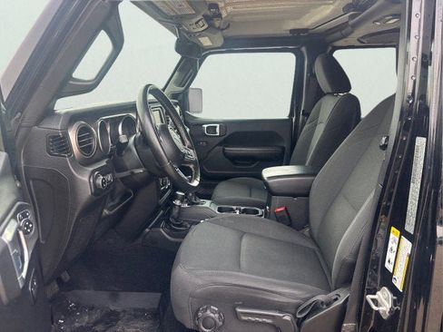 Used 2020 Jeep Gladiator Sport w/ Quick Order Package 24S image 11