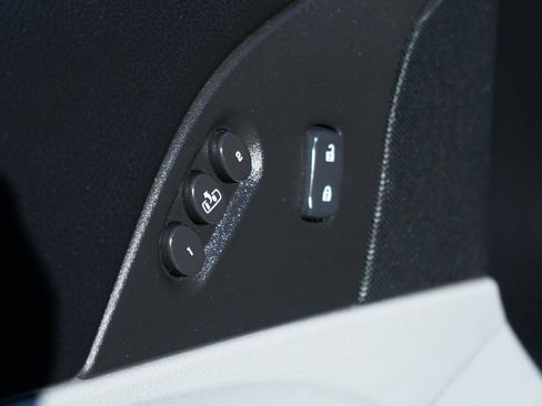 Used 2005 Chevrolet Corvette Convertible w/ Preferred Equipment Group image 16