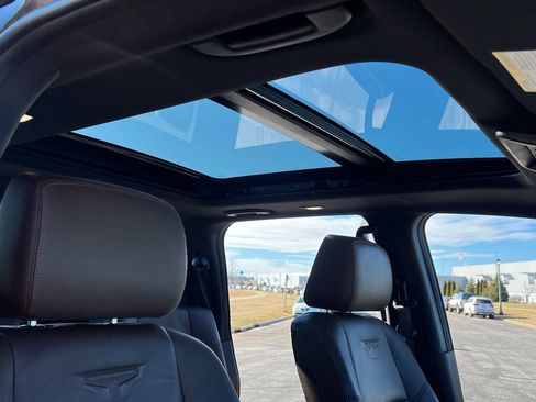 Used 2024 Nissan Titan Platinum Reserve w/ Moonroof Package image 32