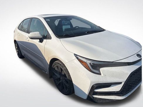 Used 2024 Toyota Corolla XSE image 2