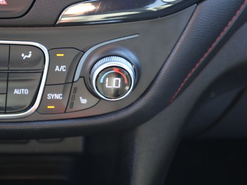 Used 2023 Chevrolet Equinox RS image 31