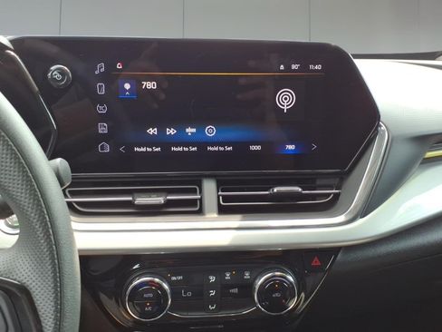 Used 2025 Chevrolet Trax LT FWD image 19