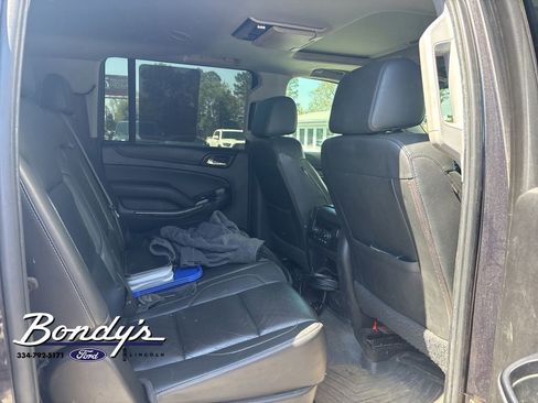 Used 2017 Chevrolet Suburban LT image 4