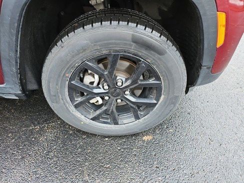 Used 2024 Jeep Grand Cherokee Altitude image 10